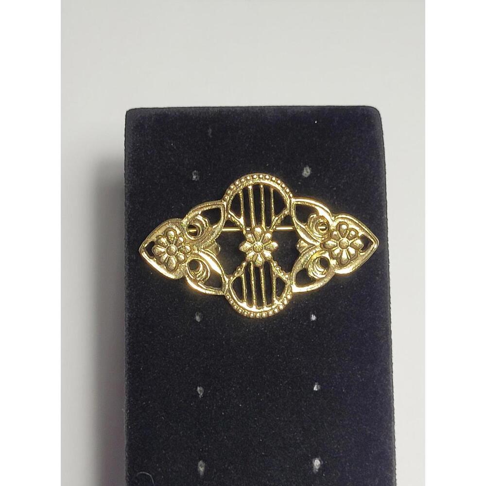 Vintage Victorian Style Gold Tone Filigree Floral Brooch Pin Costume Jewelry